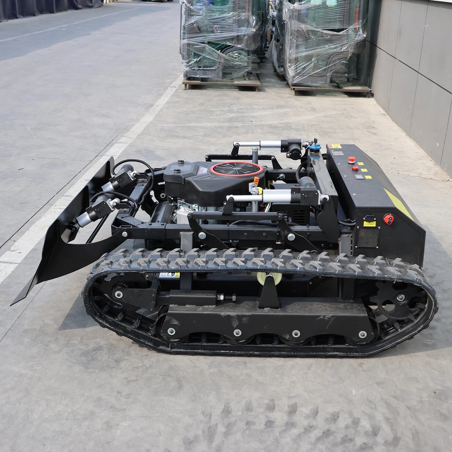 AT900 25HP 900mm Remote Control Crawler Lawn Mower, 45° Climbing RC Mower with 100m Range